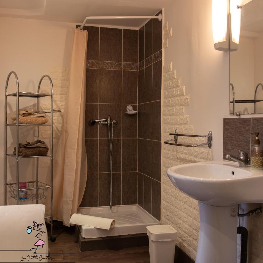 La Petite Contoise Hotel Contes  Eksteriør billede